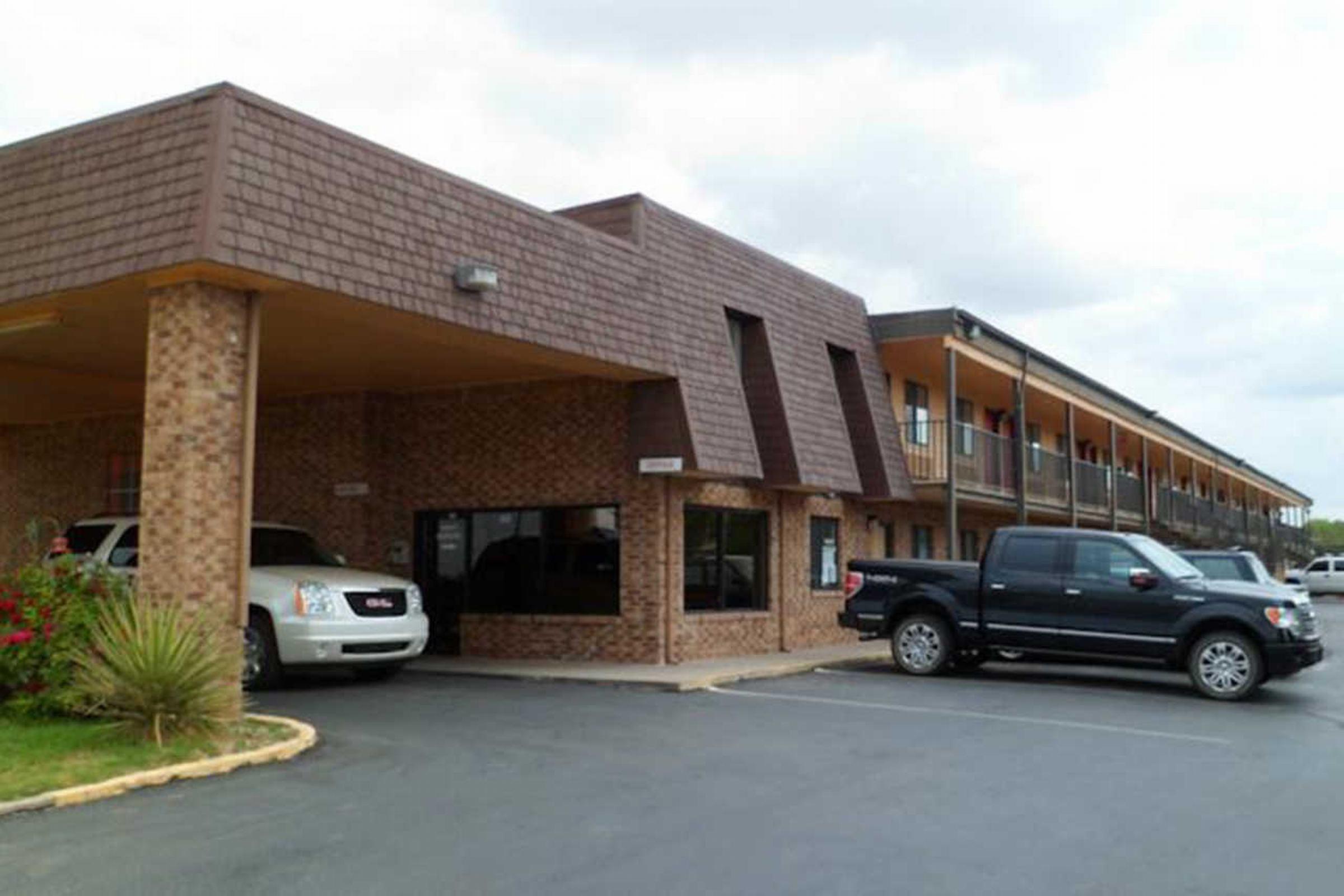 Rodeway Inn Carlsbad Caverns Area Exterior photo